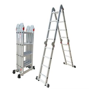 Échelle transformable aluminium 4x4 en position escabeau stable au Maroc